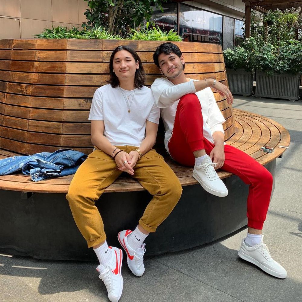 Terjun di dunia hiburan, 11 kakak beradik cowok jauh dari persaingan