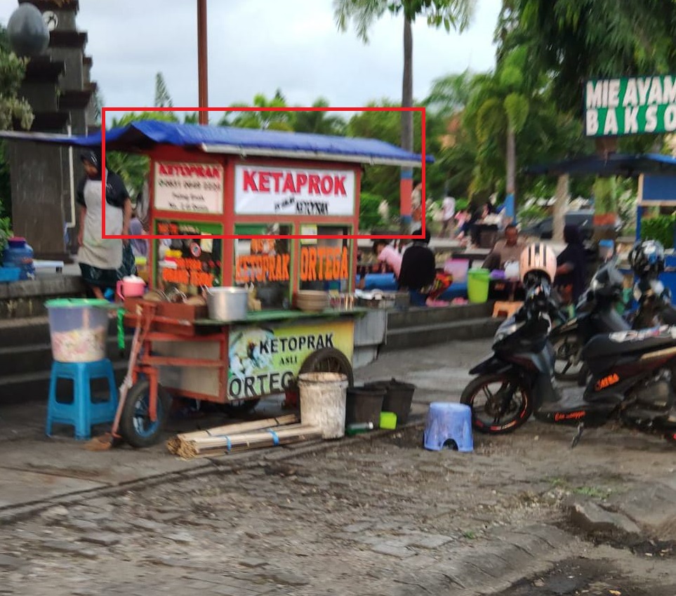 17 Tulisan lucu di gerobak dorong pedagang makanan ini bikin mikir