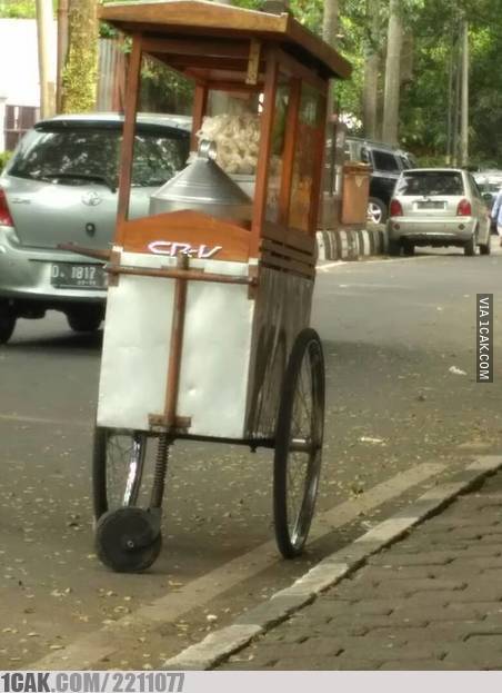 17 Tulisan lucu di gerobak dorong pedagang makanan ini bikin mikir