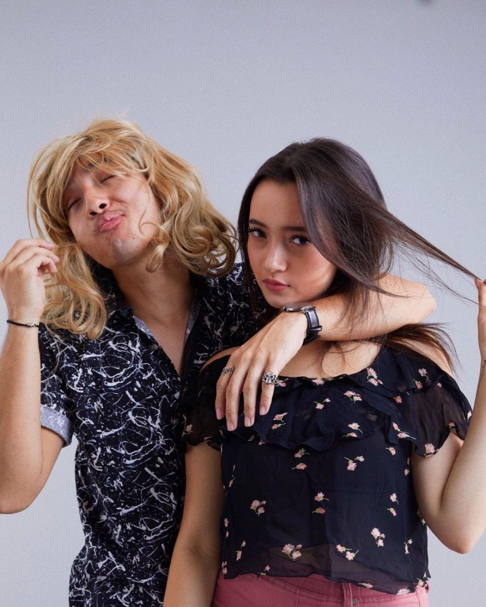 8 Pose kocak Bryan Domani dan Megan Domani ini bikin senyum lebar