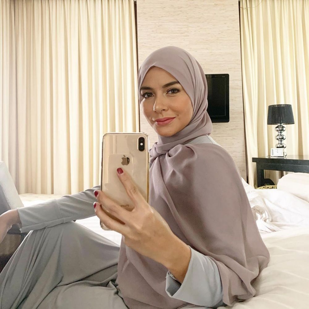 Potret kamar 8 presenter cantik, ranjang Ayu Dewi bikin salah fokus