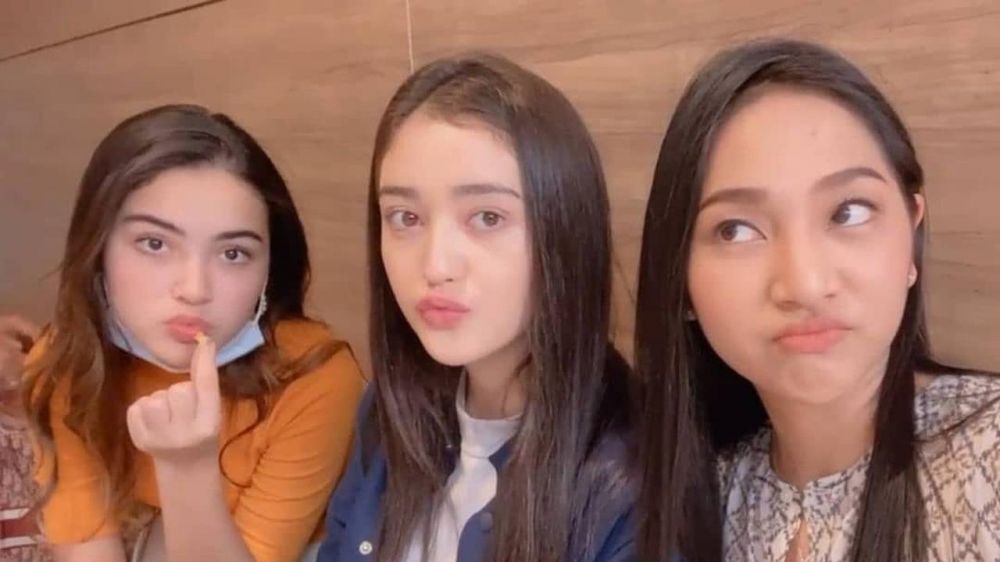 Berseteru di sinetron, ini 8 potret kompak Ranty Maria & Nicole Parham