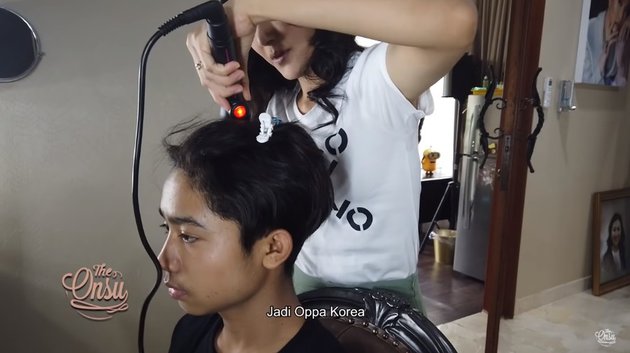 10 Aksi Sarwendah tata rambut Betrand Peto, dibuat bak Oppa Korea
