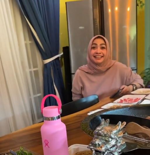 10 Momen kocak Dimas Ahmad tak kenali Mama Rieta ibunda Nagita Slavina