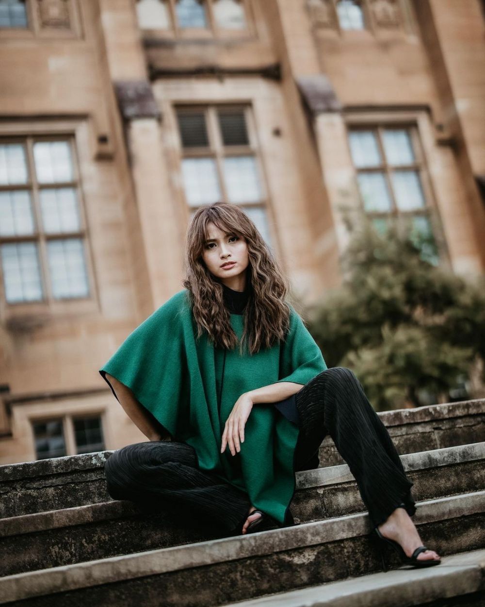 10 Gaya pemotretan Acha Septriasa dalam berbagai tema, ada yang rustic