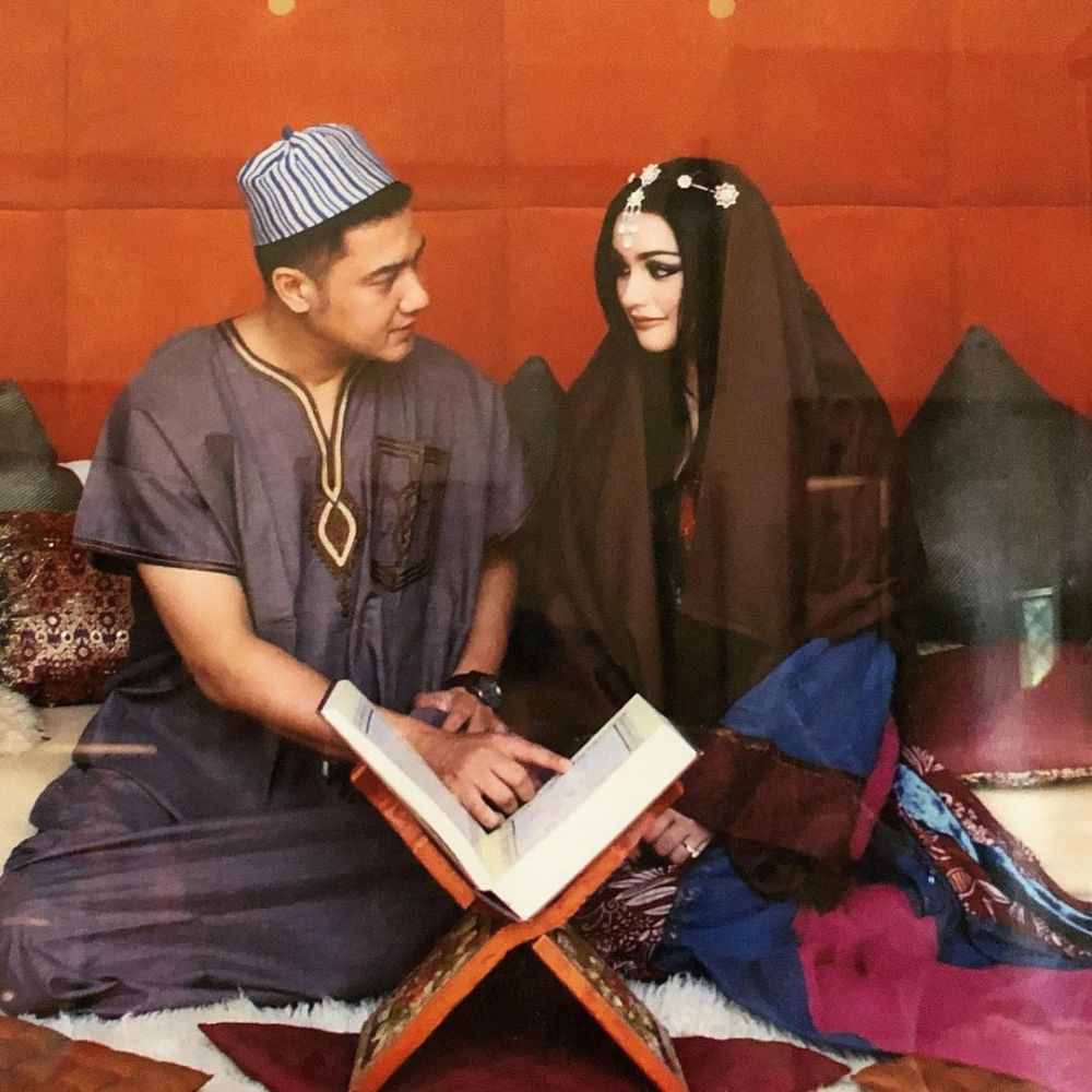 Gaya pemotretan 7 seleb dengan Arabian style, bikin pangling