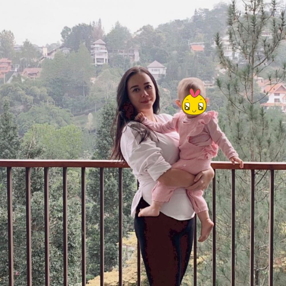 Sempat diisukan pisah, Aura Kasih resmi gugat cerai Eryck Amaral