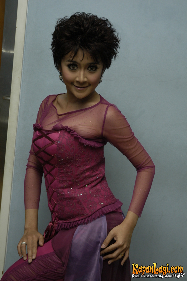 Potret awal karier 9 pedangdut wanita, penampilannya bikin pangling