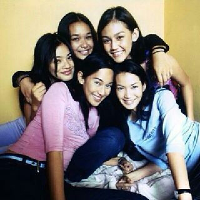 10 Cerita perjalanan karier Dian Sastro, makin mantap jadi sutradara