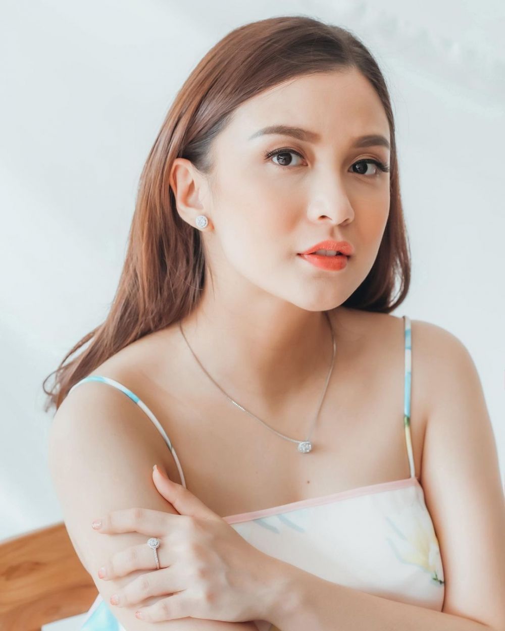 Penampilan terkini 10 seleb cantik yang langganan peran teraniaya