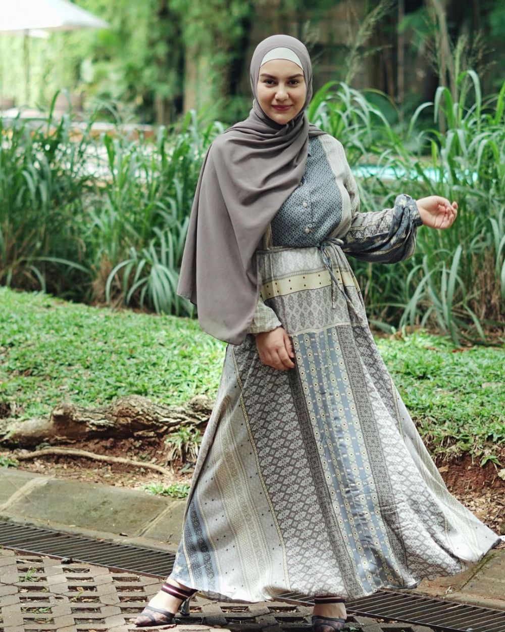 Penampilan terkini 10 seleb cantik yang langganan peran teraniaya