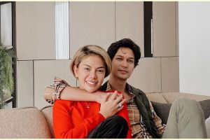 Dimas Beck unggah potret bonceng Nikita Mirzani, didoakan berjodoh