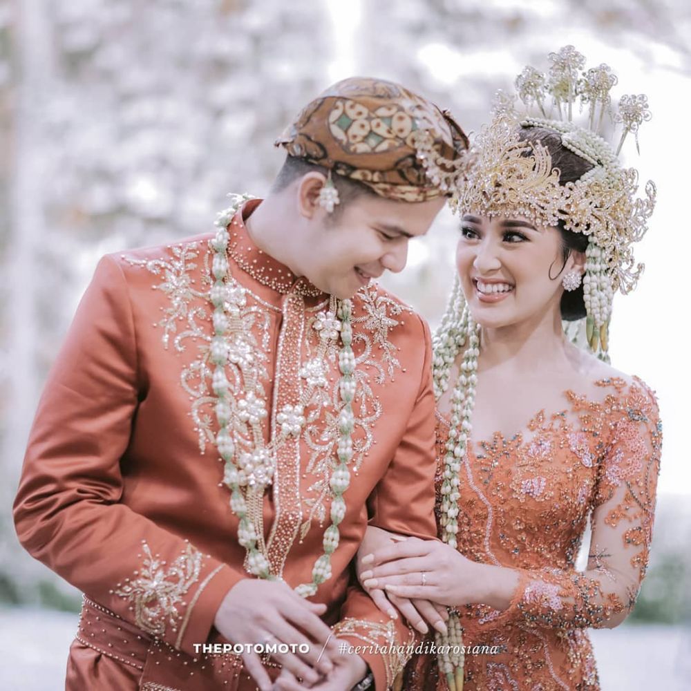 10 Momen pernikahan Rosiana Dewi dan Handika Pratama, pakai adat Sunda