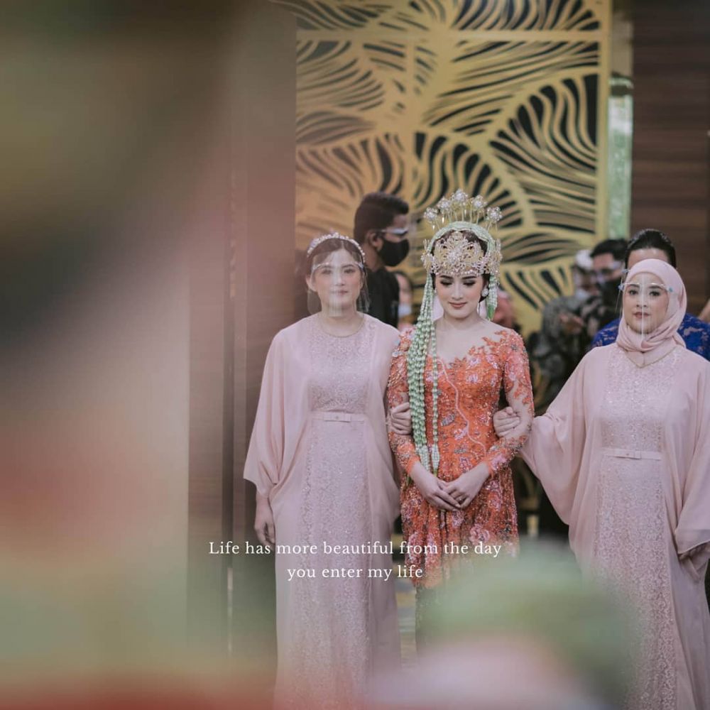 10 Momen pernikahan Rosiana Dewi dan Handika Pratama, pakai adat Sunda