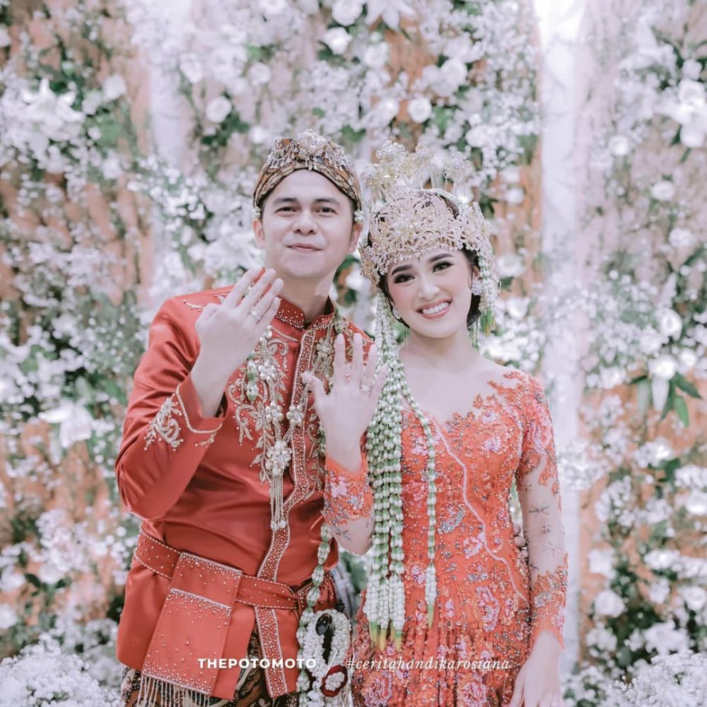 10 Momen pernikahan Rosiana Dewi dan Handika Pratama, pakai adat Sunda