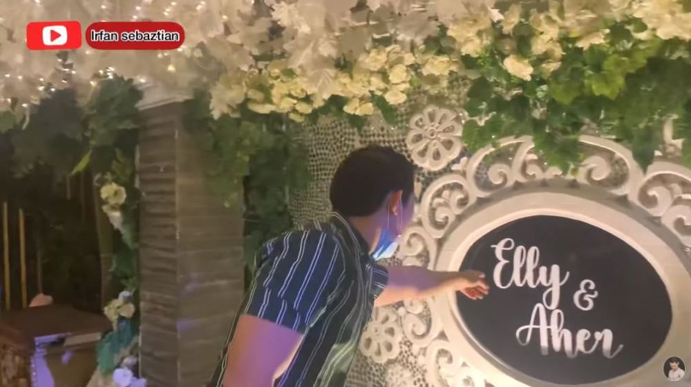 10 Momen pernikahan Elly Sugigi dan Aher, penuh kebahagiaan