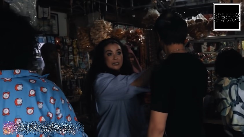 9 Momen Jennifer Jill makan di warteg, panen pujian