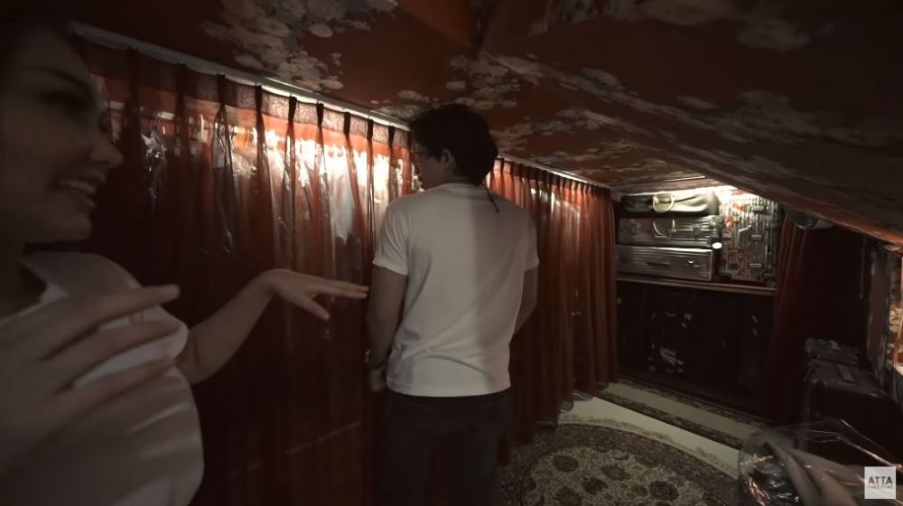 7 Potret gudang di rumah Yuni Shara, rapi dan estetik abis