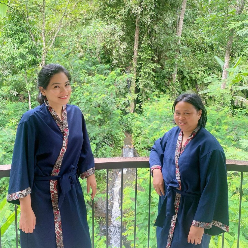 Momen kedekatan Titi Kamal dan ART, spa bareng di Bali