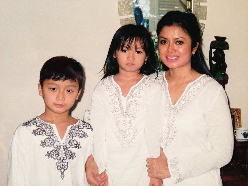 10 Potret lawas Betharia Sonata, gayanya hits pada masanya