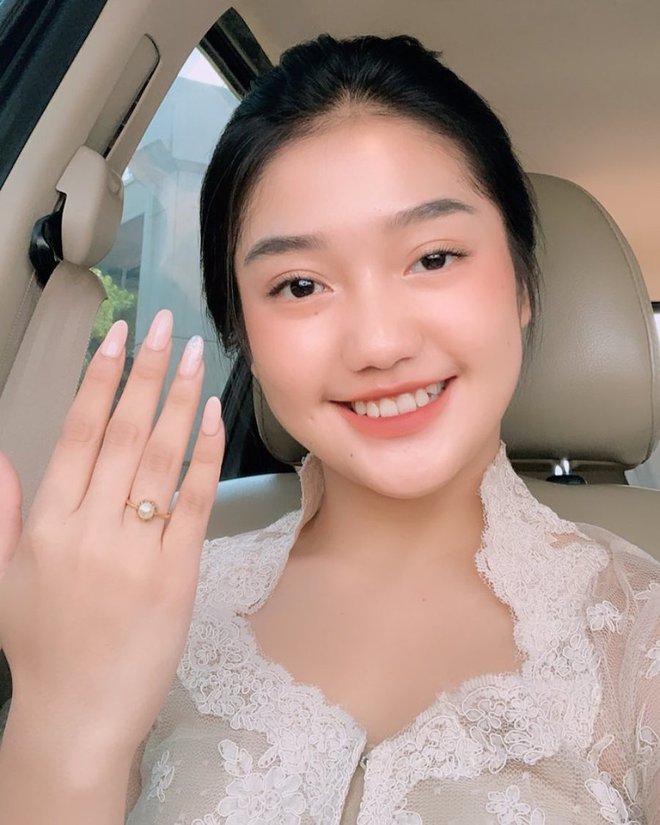 10 Potret Chandrika Chika, wanita yang viral karena joget Papi Chulo