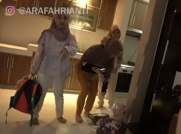 10 Potret rumah Ghea Indrawari, kamarnya ada pernak-pernik K-Pop