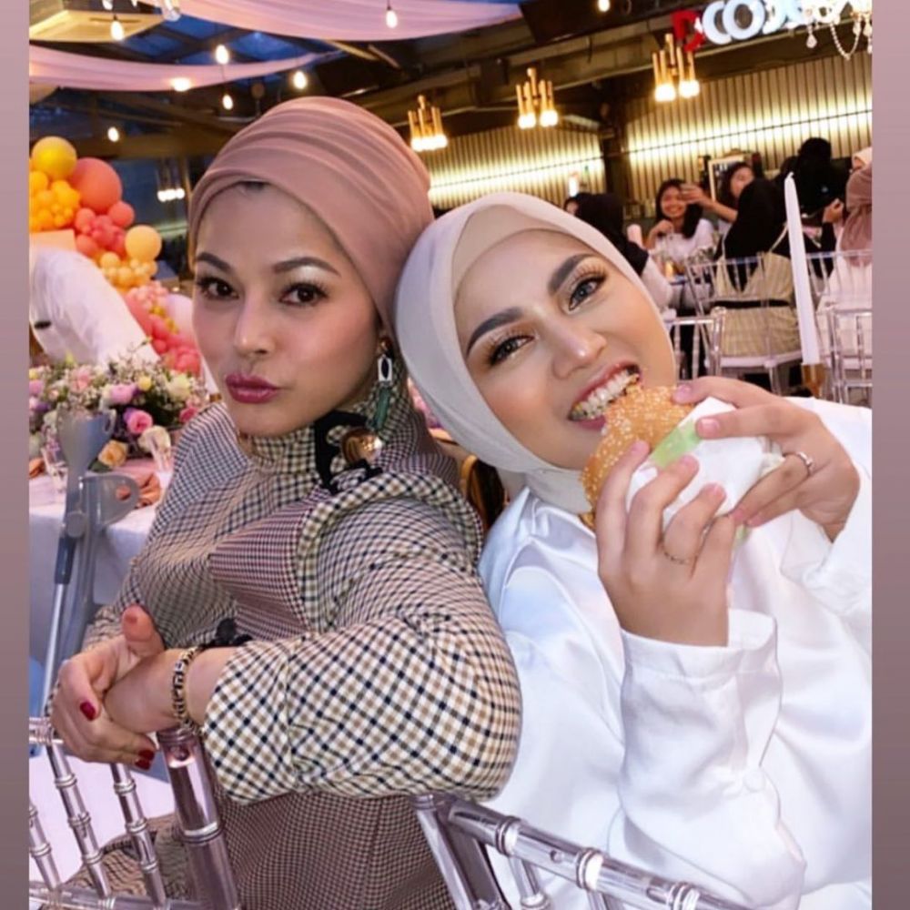 10 Potret kebersamaan Rachel Vennya dan ibu, kompak & stylish