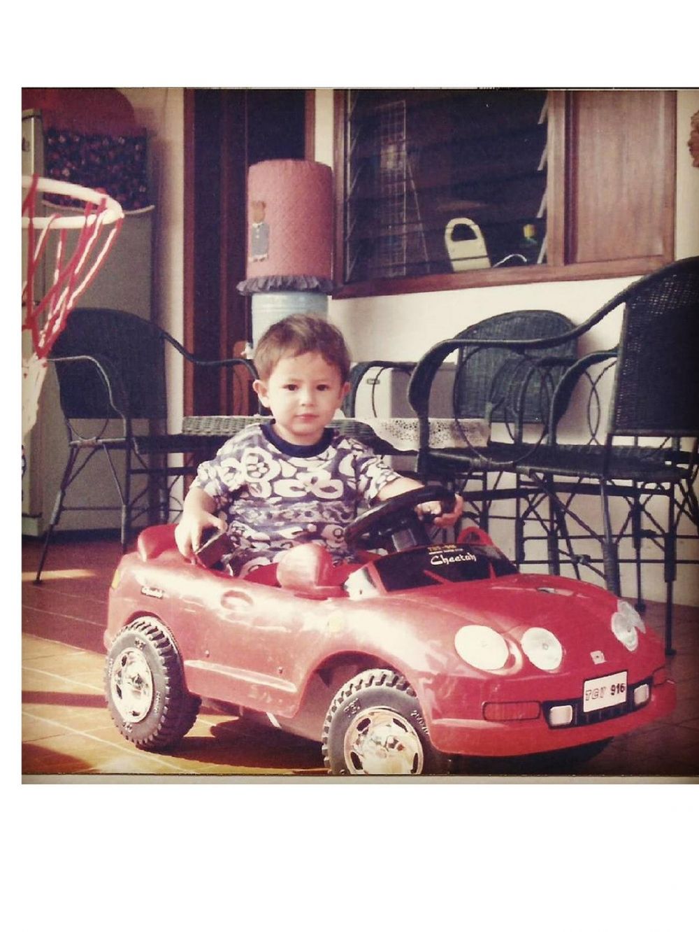 Potret masa kecil 10 seleb blasteran Inggris, Richard Kyle disorot