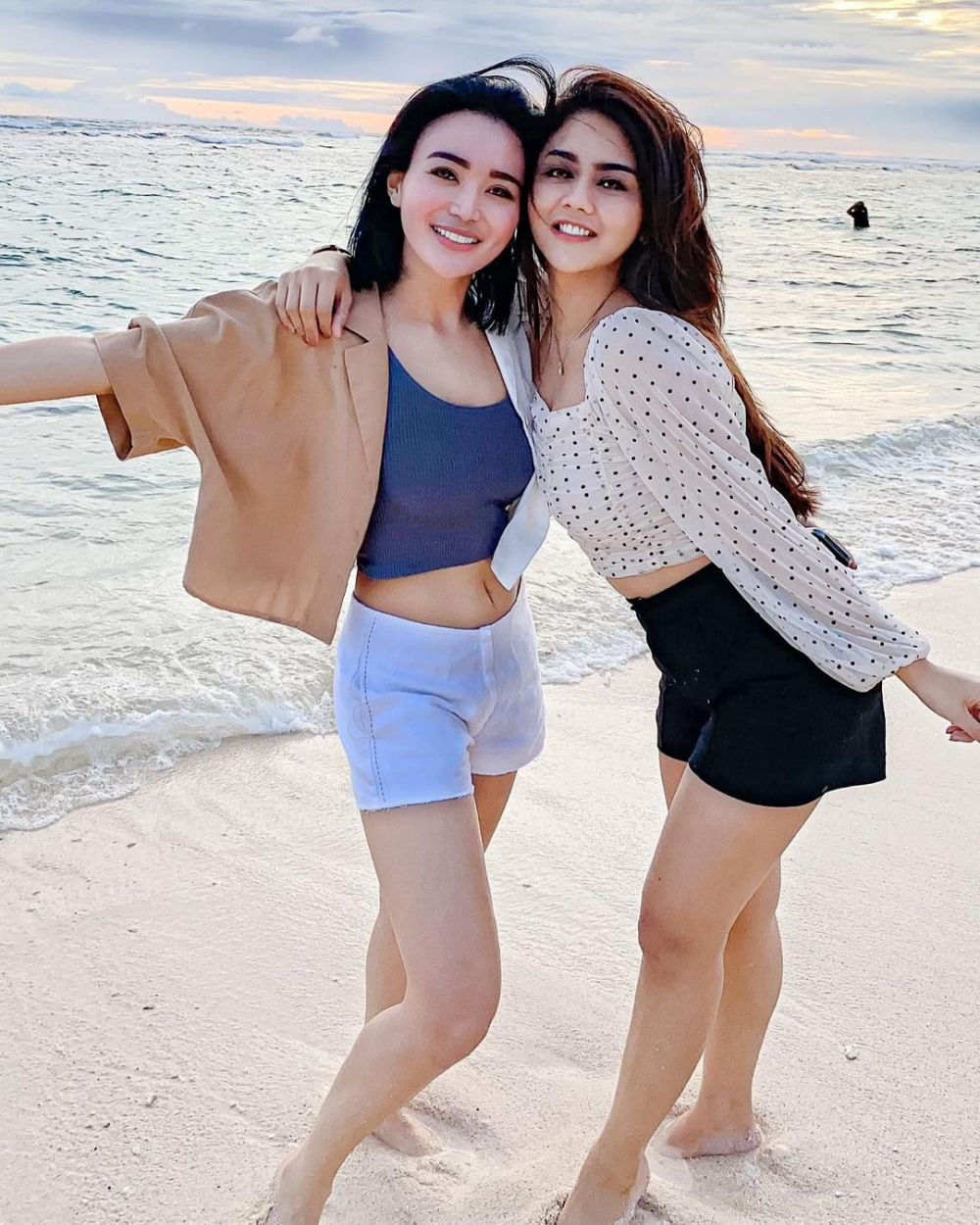 9 Potret persahabatan Wika Salim dan Jenita Janet, bak saudara kandung