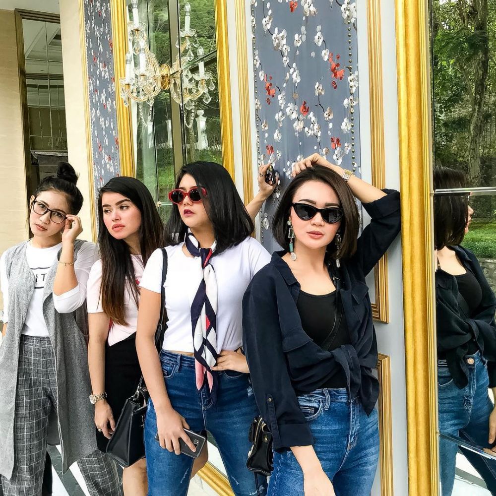 9 Potret persahabatan Wika Salim dan Jenita Janet, bak saudara kandung