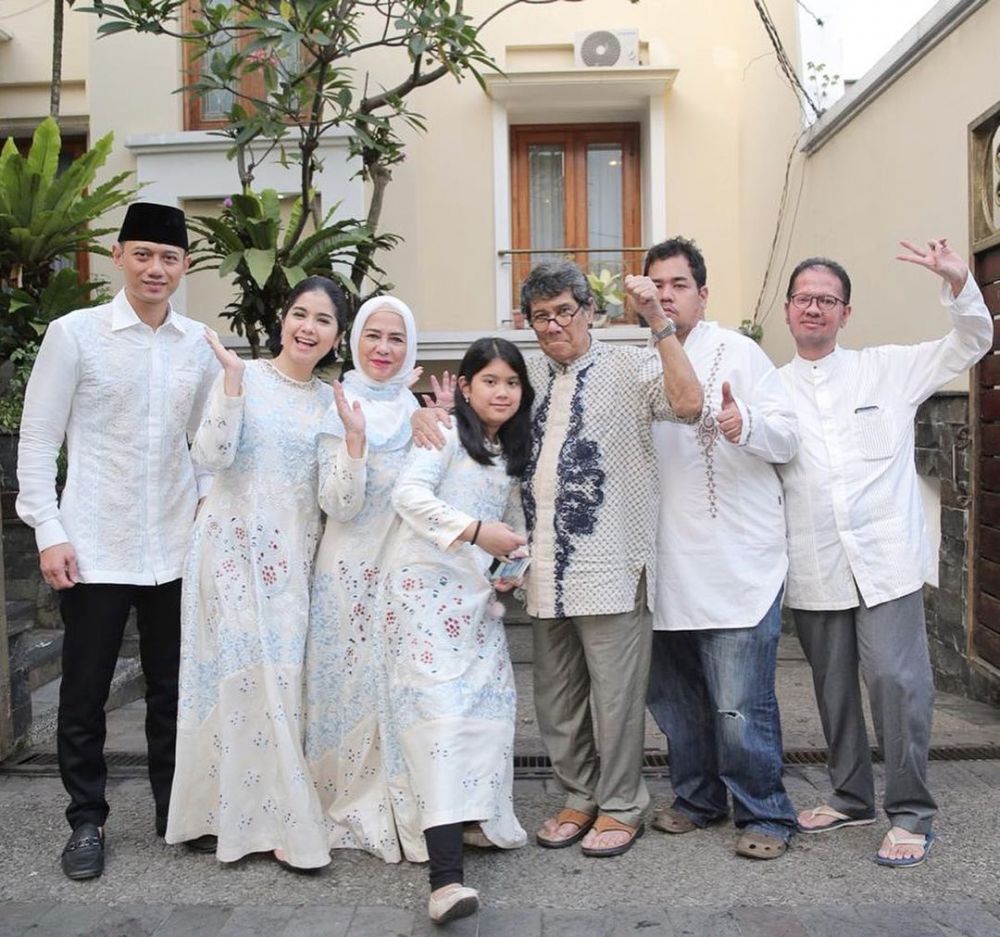 10 Momen kebersamaan Annisa Pohan bareng ibunda, bak kakak adik