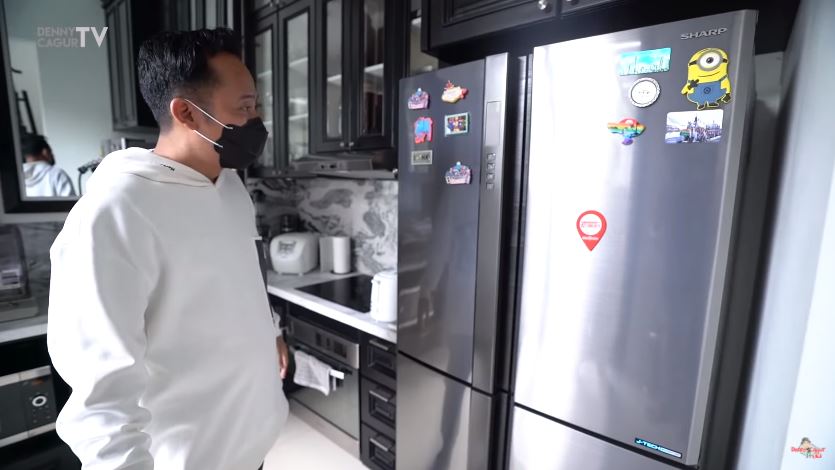 8 Penampakan dapur rumah Nikita Mirzani, dilengkapi CCTV
