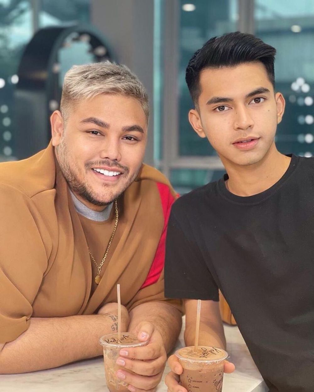 7 Potret Dimas Ahmad usai 'dipermak' Ivan Gunawan, makin menawan