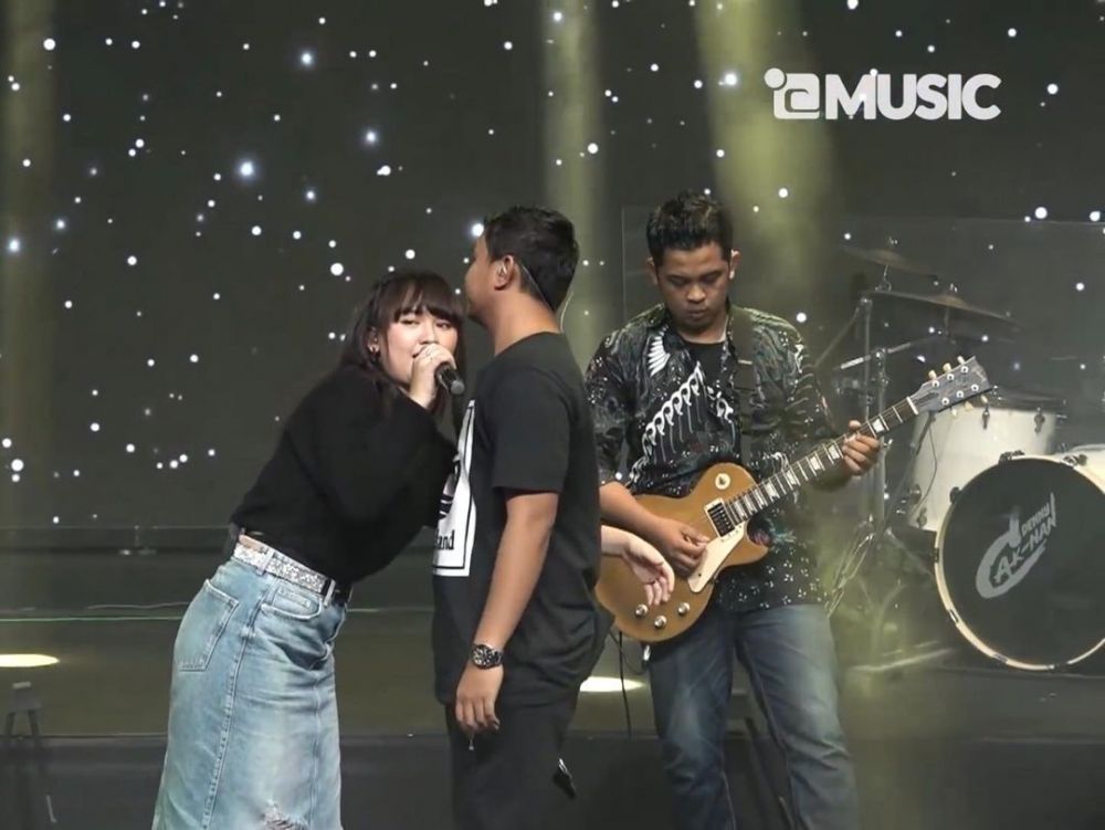 Sukses bikin baper, ini 9 potret kedekatan Happy Asmara & Denny Caknan