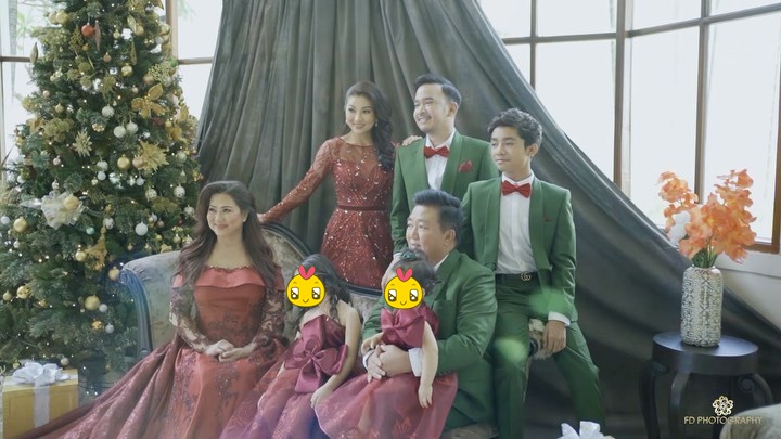 10 Gaya pemotretan Natal keluarga Ruben Onsu dari tahun ke tahun
