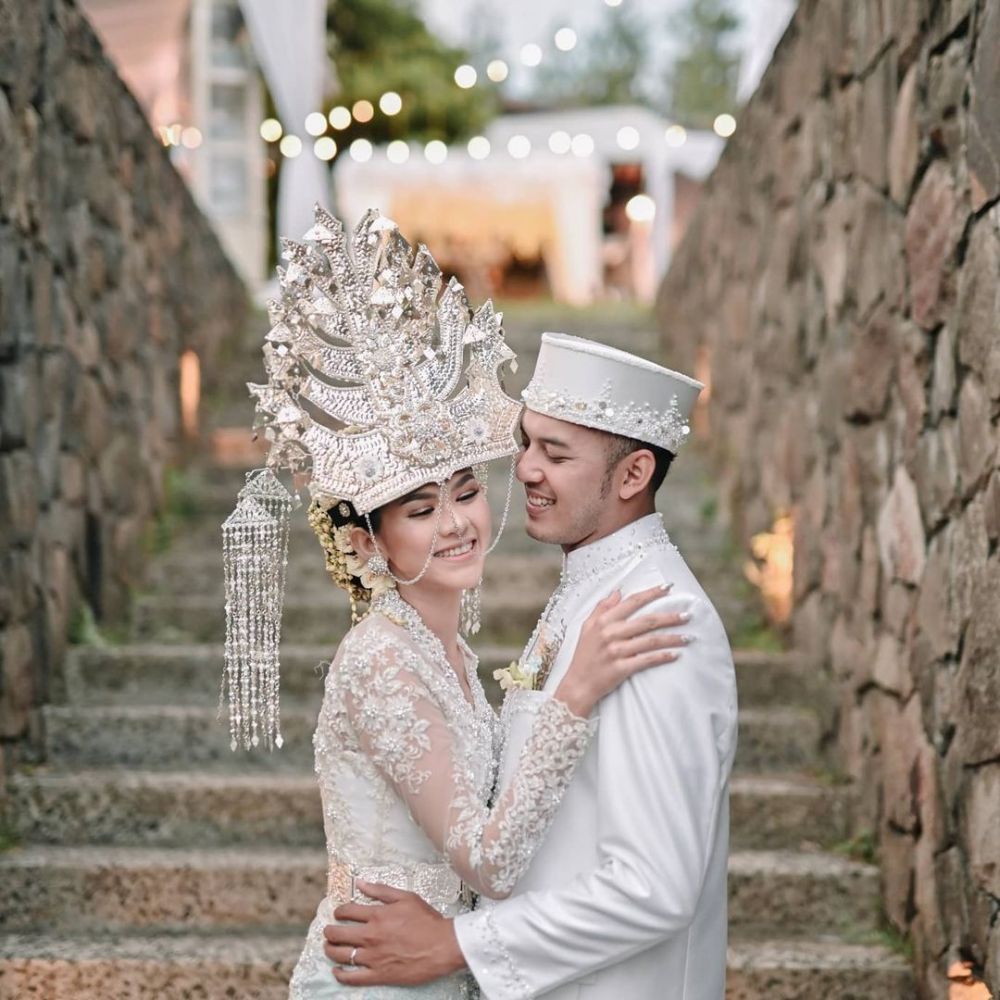 10 Momen pernikahan Gariz Luis, polisi ganteng yang pernah viral