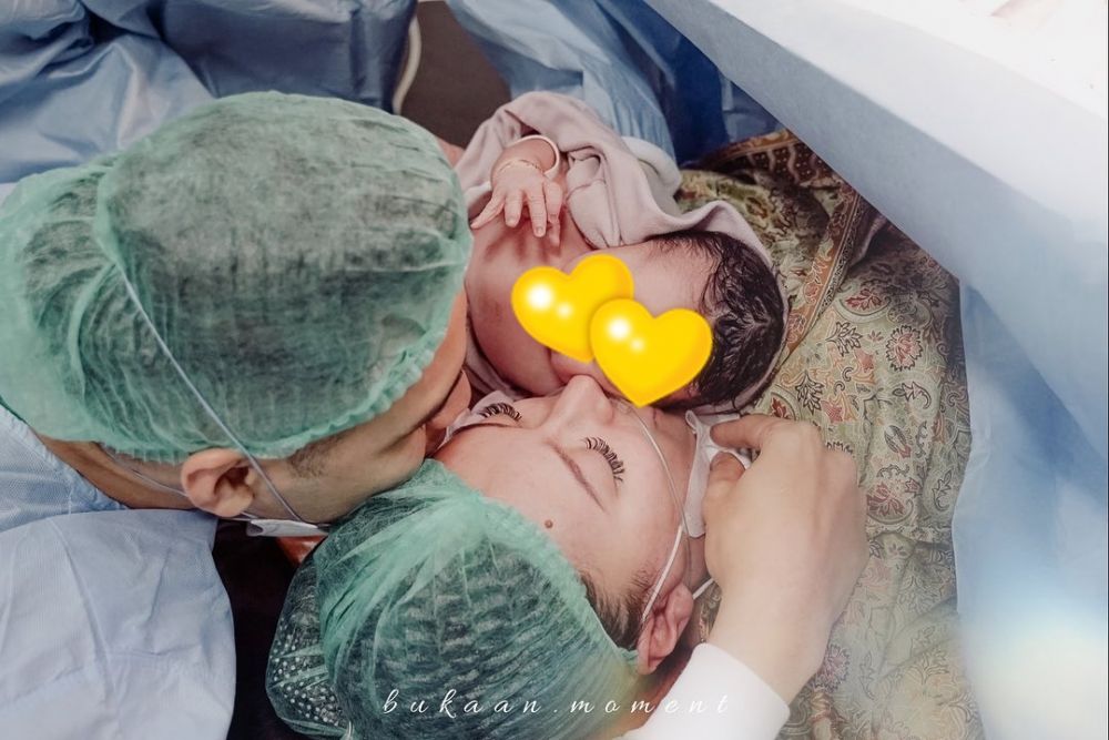 8 Momen kelahiran anak pertama Asmirandah, penuh haru