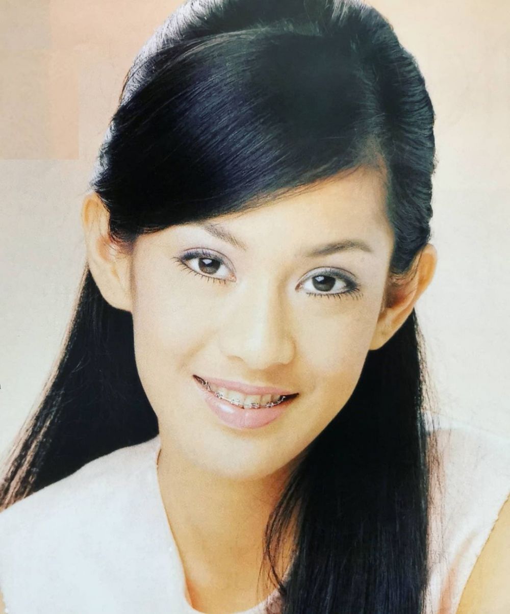 10 Potret lawas Dian Sastro jadi model majalah jadul, manglingi