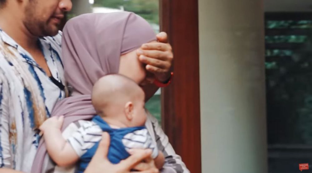 10 Momen Irish Bella dapat kejutan di Hari Ibu, terima buket uang
