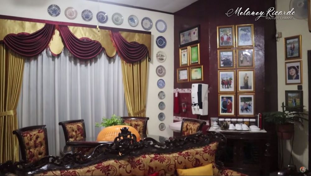 11 Potret rumah Mpok Atiek, kamar tidurnya curi perhatian