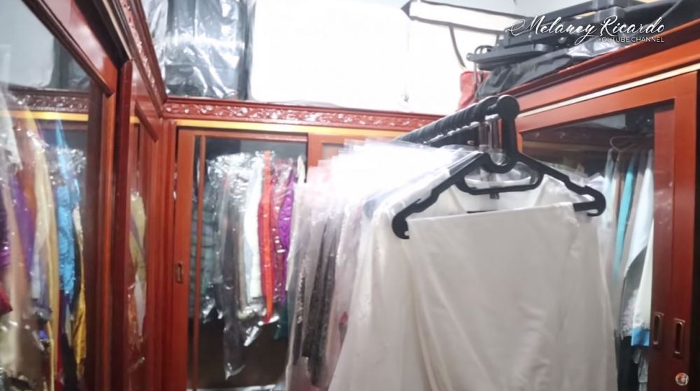 11 Potret rumah Mpok Atiek, kamar tidurnya curi perhatian