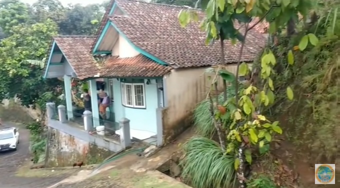 7 Penampakan rumah Dimas Ahmad di Ciamis, asri dan sejuk