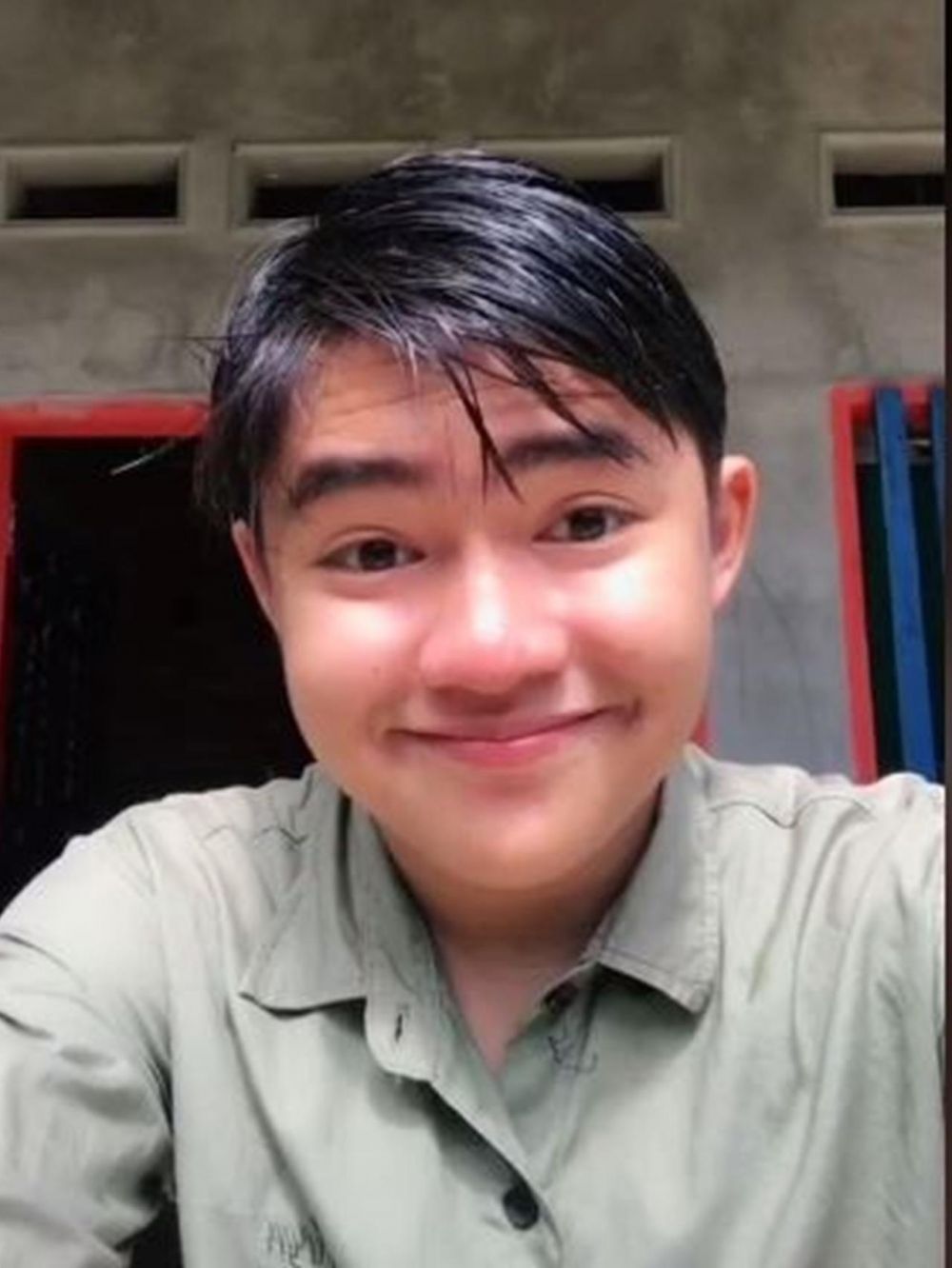 8 Potret Sabri Anto, pria viral mirip Amanda Manopo versi cowok