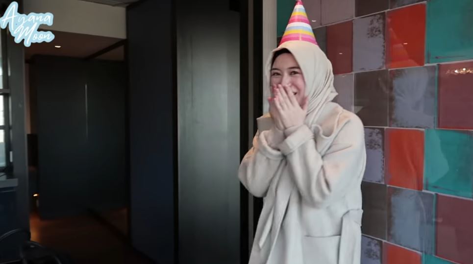 10 Momen ultah ke-25 Ayana Moon bareng keluarga, penuh kehangatan