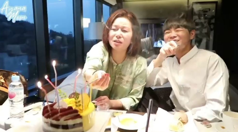 10 Momen ultah ke-25 Ayana Moon bareng keluarga, penuh kehangatan