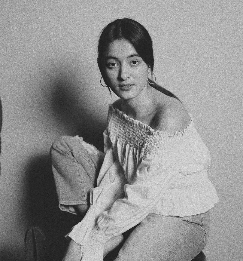 10 Gaya pemotretan Mawar Eva de Jongh dalam berbagai tema