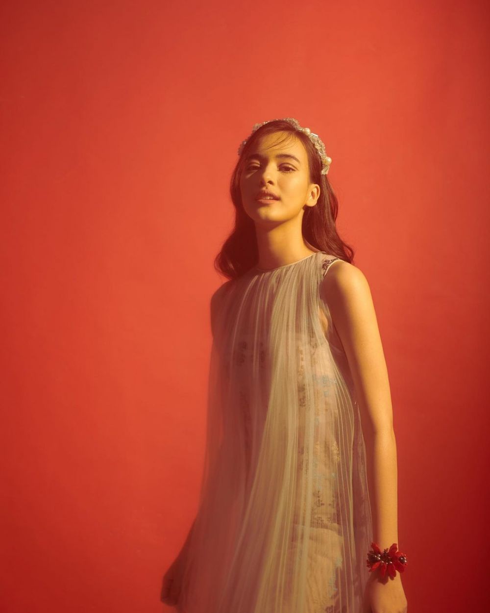 10 Gaya pemotretan Mawar Eva de Jongh dalam berbagai tema