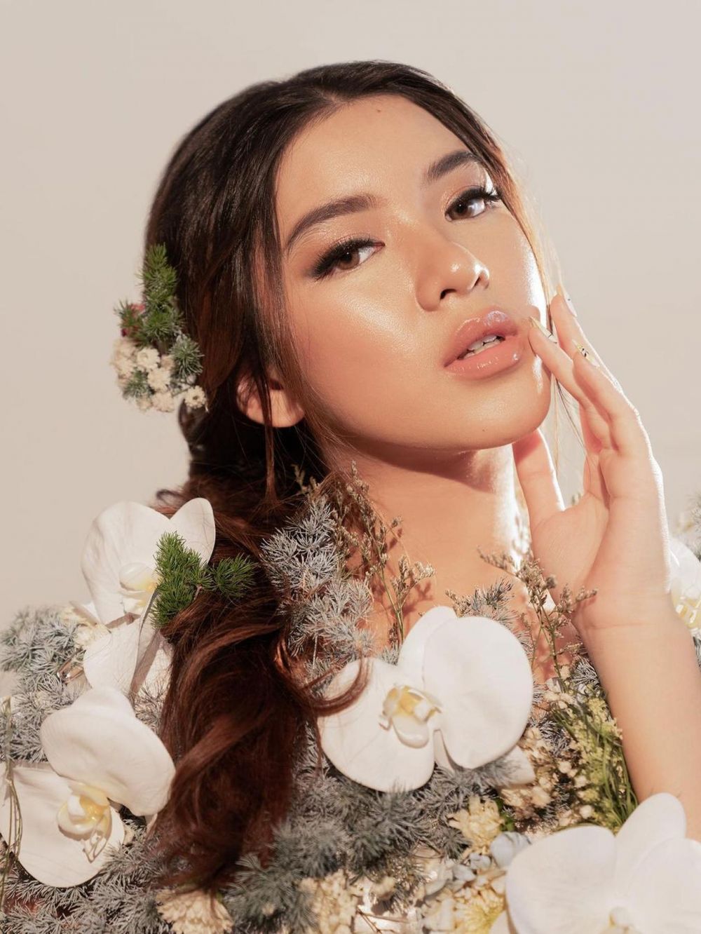 9 Pemotretan tiga finalis Indonesian Idol 2020 bertema bunga, memukau