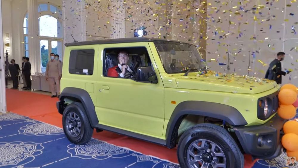 7 Potret mobil kado Baim Wong untuk Kiano, harganya bikin melongo