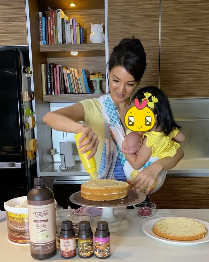 10 Potret rumah Farah Quinn, halaman belakangnya Instagramable banget